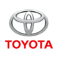Логотип и автомобили бренда Toyota, контрактные запчасти с разбора