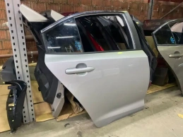 Дверь toyota corolla e210  2020- задн. прав.