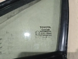 Форточка двери toyota c-hr  2020- перед. лев.