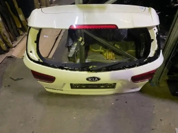 Крышка багажника kia sorento prime um 2020-  