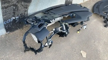 Торпедо lexus ux  2020-  