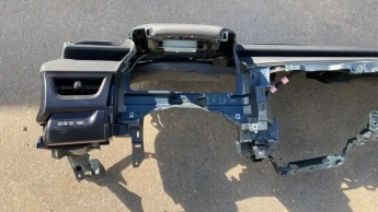 Торпедо lexus ux  2020-  