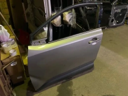 Дверь toyota c-hr  2020- перед. лев.