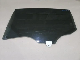 Стекло двери mazda 6 gj  2012-2015 задн. лев.