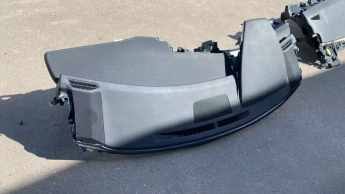 Торпедо lexus ux  2020-  