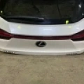 Б/у Крышка багажника Lexus UX Mzah10l (2018) оригинал в Екатеринбурге Фото оригинальной б/у крышки багажника Лексус Юикс Mzaa10l 2018 года от "Гарант Разбор"
