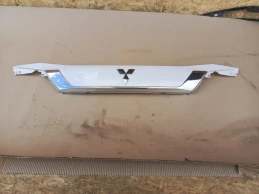 Накладка двери багажника mitsubishi outlander 3 gf 2012-2022 задн. 