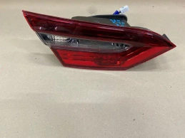 Фонарь в крышку багажника toyota camry 70 xv70 2017-2023 задн. лев.