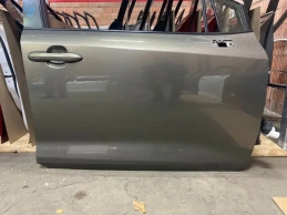 Дверь toyota corolla e210  2020- перед. прав.
