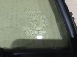 Форточка двери toyota prius 4 xw50 2015-2023 задн. прав.