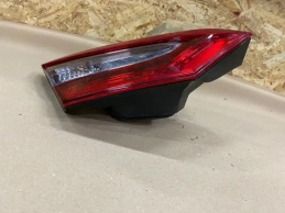 Фонарь в крышку багажника toyota camry 70 xv70 2017-2023 задн. лев.