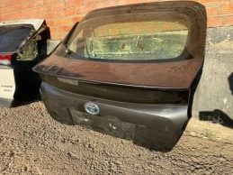 Крышка багажника toyota prius 4 xw50 2015-2023  