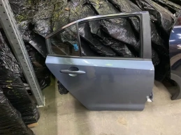 Дверь toyota corolla e210  2020- задн. прав.