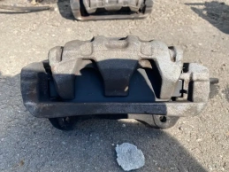 Суппорт тормозной honda crv 5 rw 2016-2024 перед. лев.