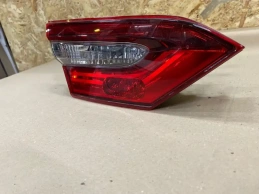 Фонарь в крышку багажника toyota camry 70 xv70 2017-2023 задн. лев.