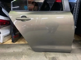 Дверь toyota corolla e210  2020- задн. прав.