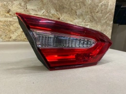 Фонарь в крышку багажника toyota camry 70 xv70 2017-2023 задн. лев.