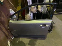 Дверь toyota c-hr  2020- перед. лев.