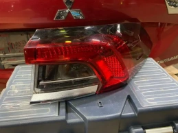 Фонарь в крыло toyota corolla e210  2020- задн. прав.