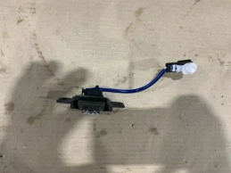 Кнопка открывания багажника toyota camry 70 xv70 2017-2023  