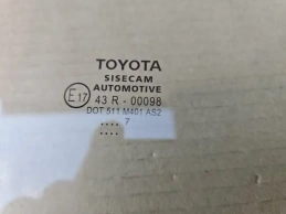 Стекло двери toyota c-hr  2020- перед. прав.