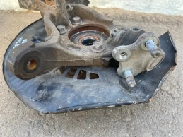 Кулак поворотный toyota rav4 50 xa50 2018- перед. лев.