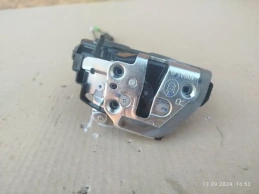 Замок двери toyota corolla e210  2020- задн. прав.