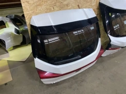 Крышка багажника lexus ux  2020-  