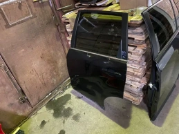 Дверь subaru forester sj  2012-2018 задн. лев.